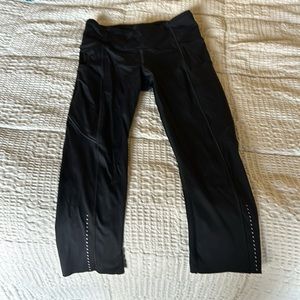 Lululemon 3/4 leggings no seam style